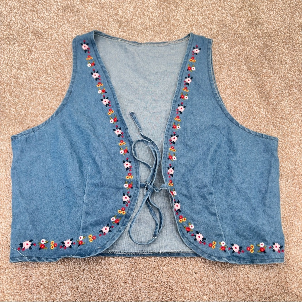 Women’s Large Floral Embellished Blue Crop Top, Cowgirl Chic, Denim 0037 - Picture 3 of 7